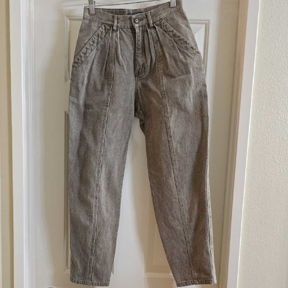 Women's Classic Gray Pleated Chinos